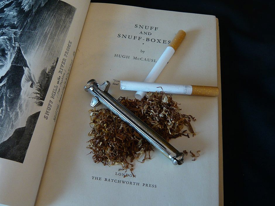 Antiker Zigarettenstopfer