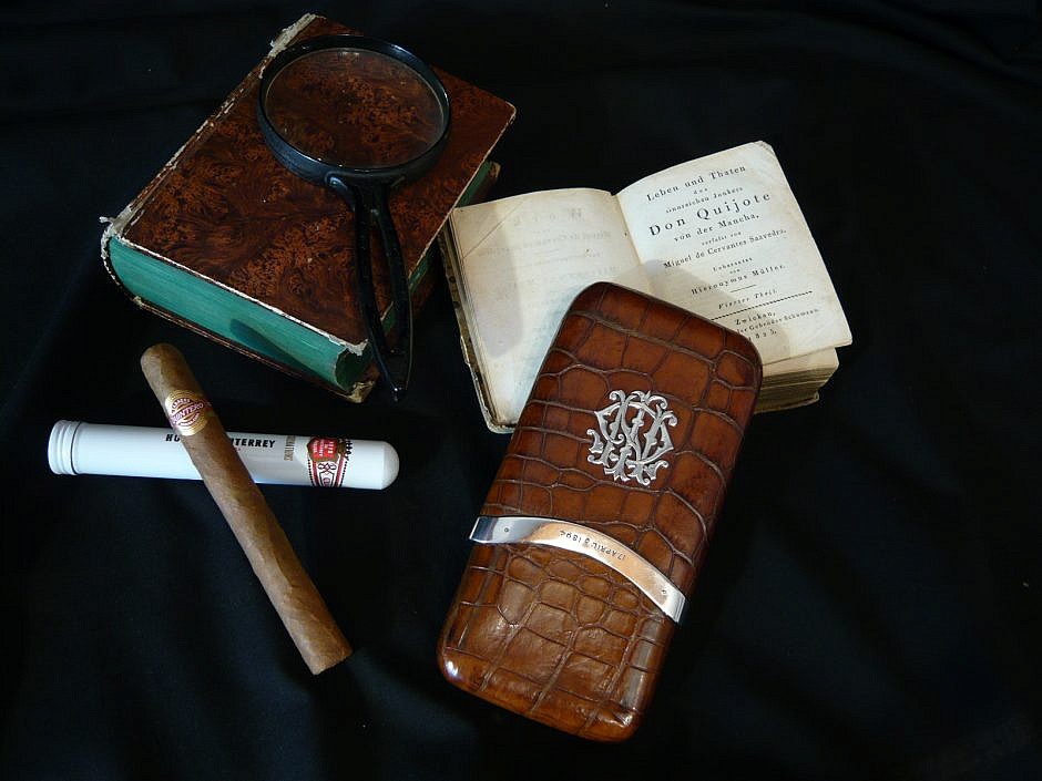 Antikes Zigarrenetui